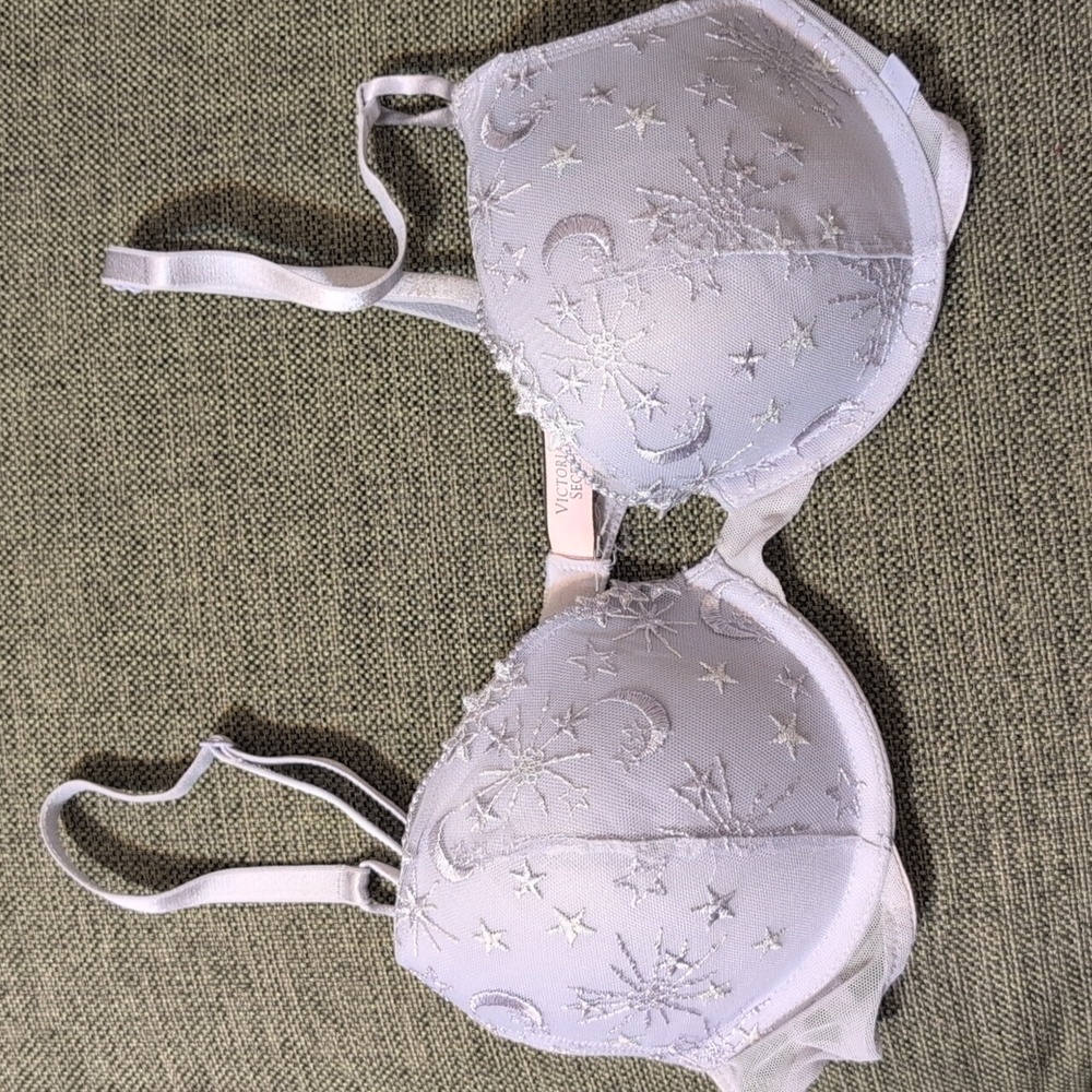 VS very sexy embroidered push up bra-34B
